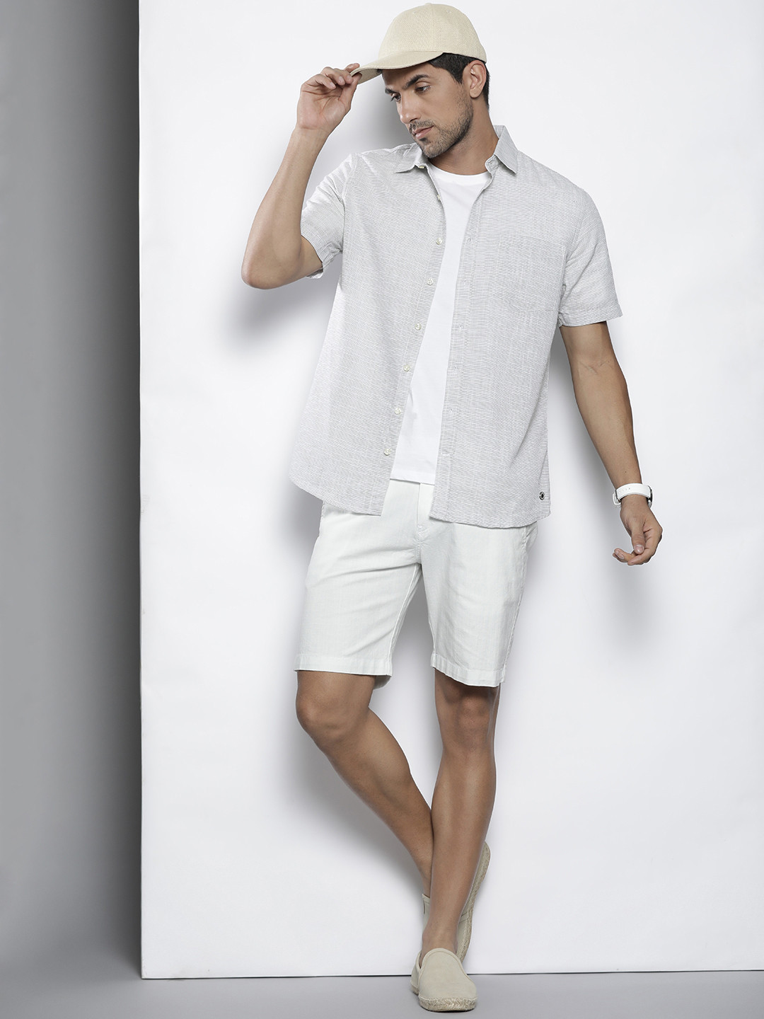 

DeFacto Men Grey Pure Cotton Striped Casual Shirt