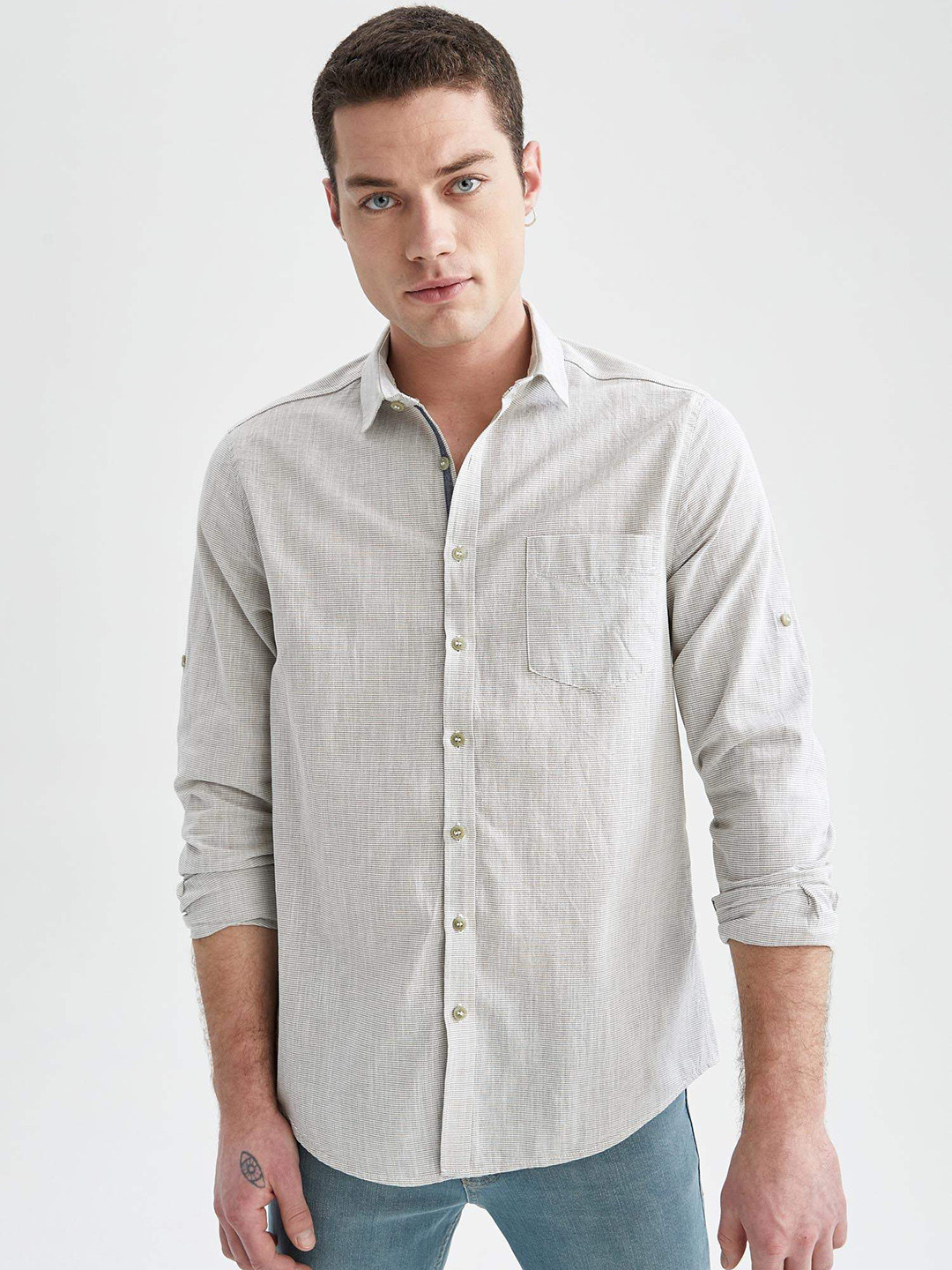 

DeFacto Men Off White Striped Pure Cotton Casual Shirt