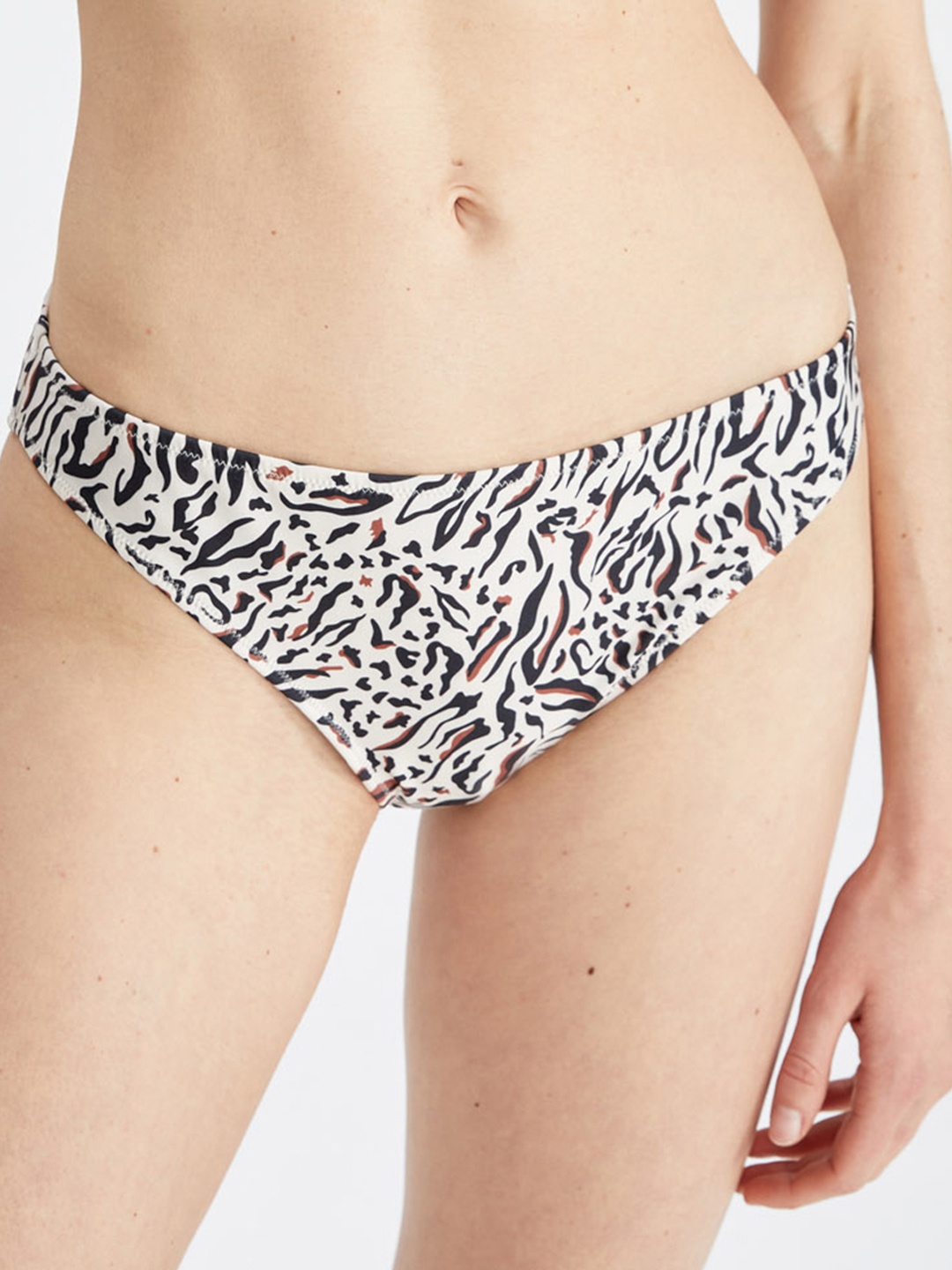 

DeFacto Women Beige & Black Animal Print Swim Bikini Briefs W6144AZ