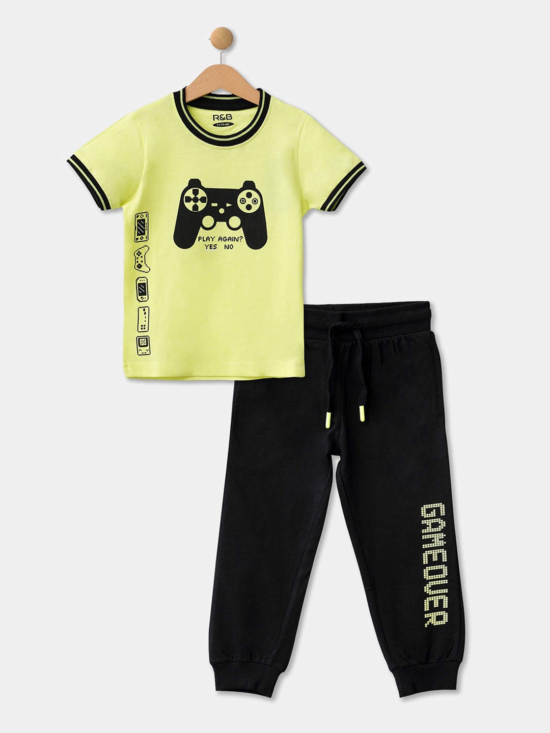 

R&B Boys Green & Black Printed T-shirt with Trousers