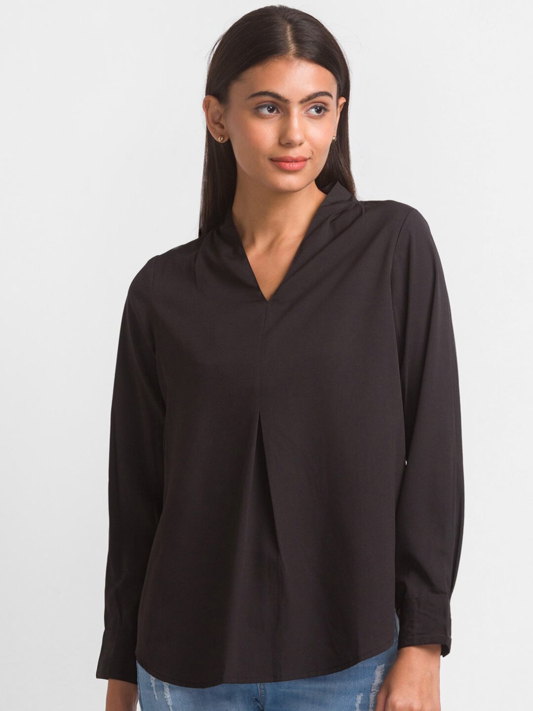 

Globus Black & ebony Mandarin Collar Top