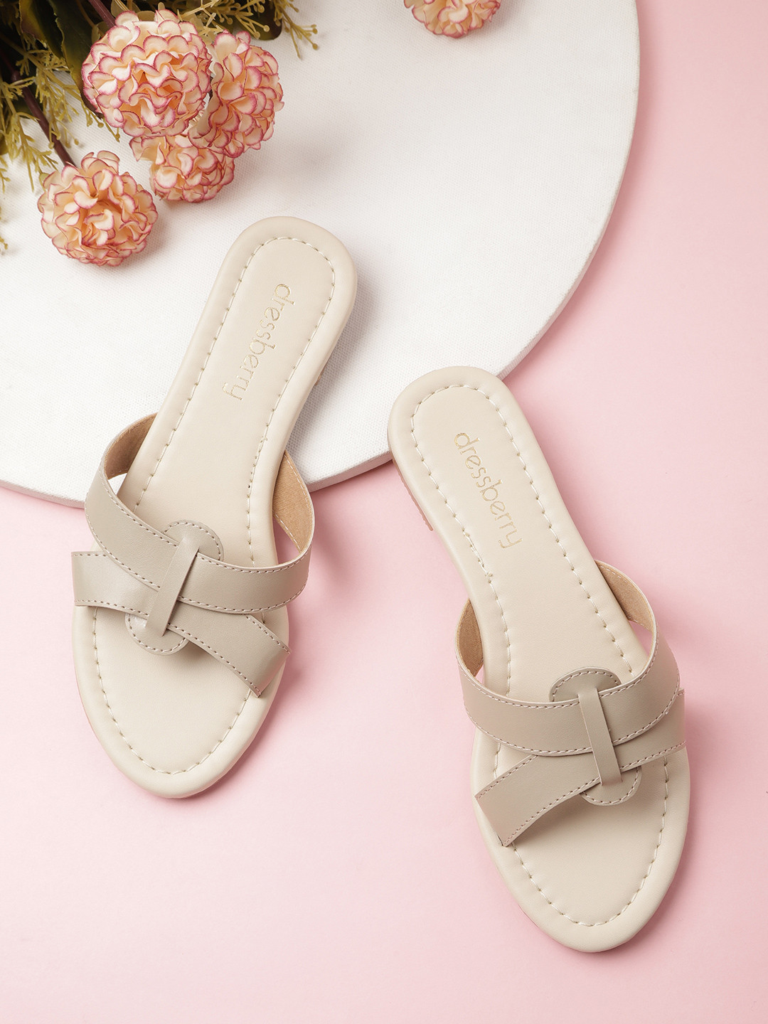 

DressBerry Women Solid Open Toe Flats, Nude
