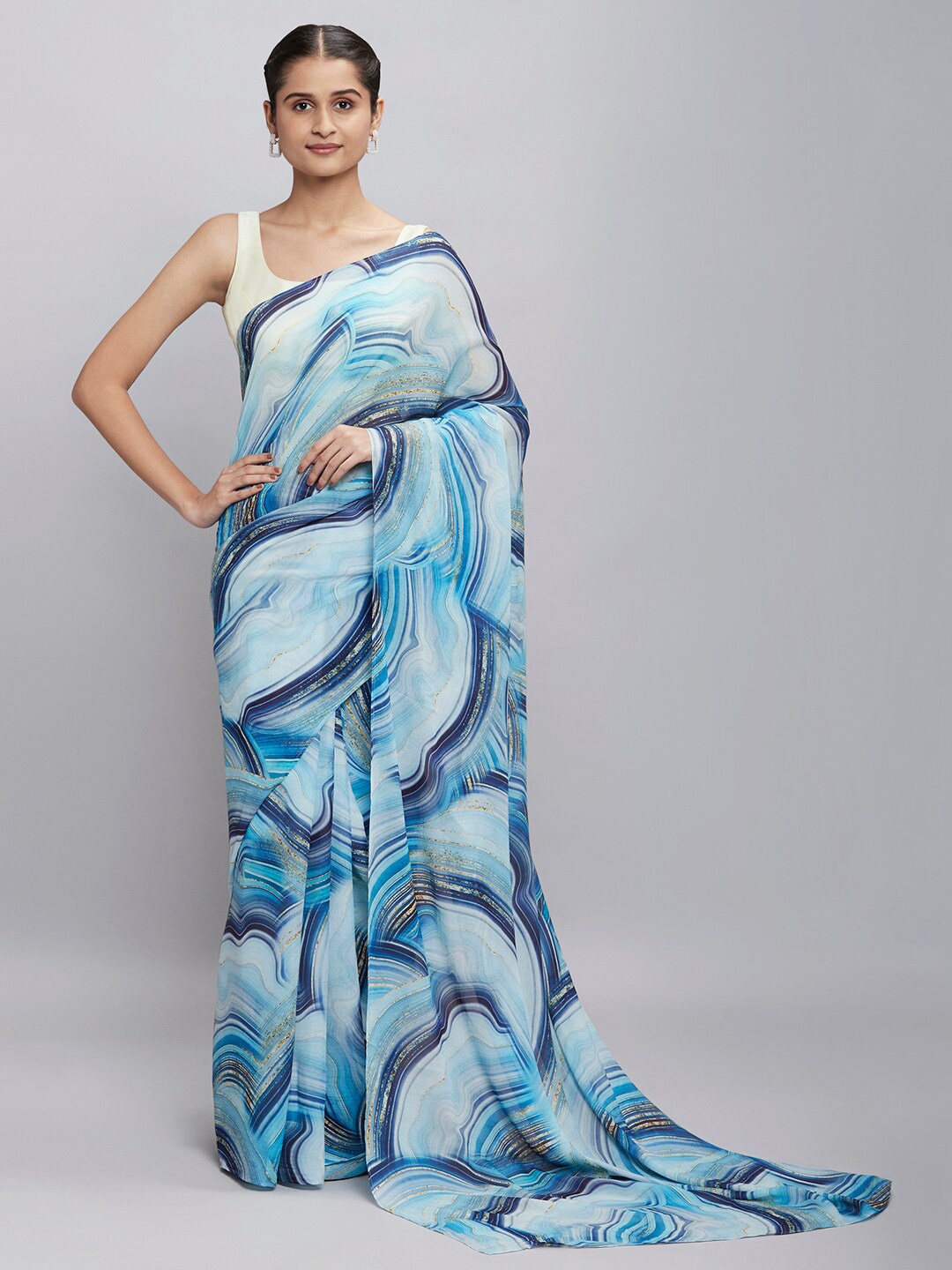 

navyasa Blue & White Saree