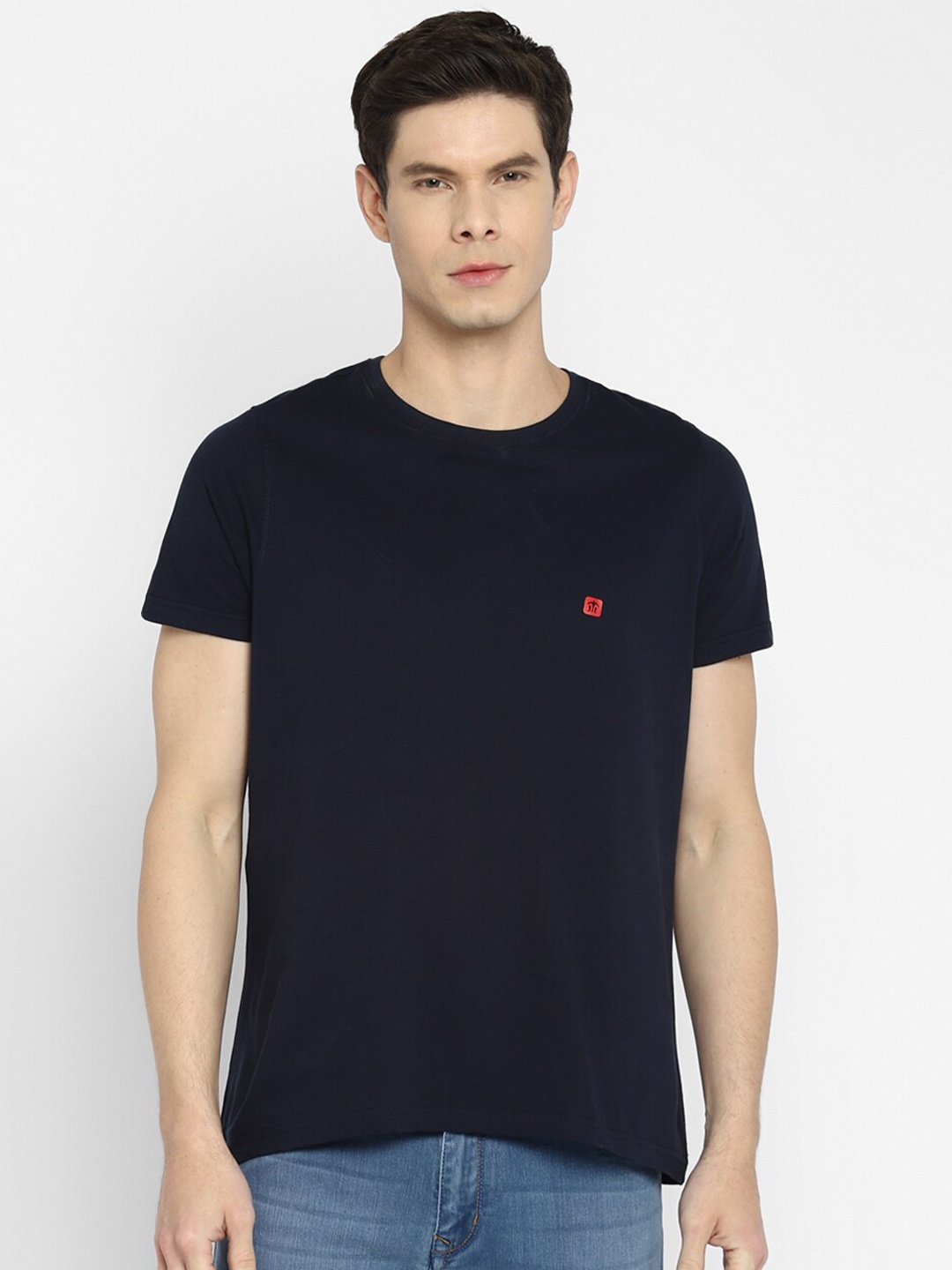 

Turtle Men Navy Blue & dark sapphire Pure Cotton Applique Slim Fit T-shirt