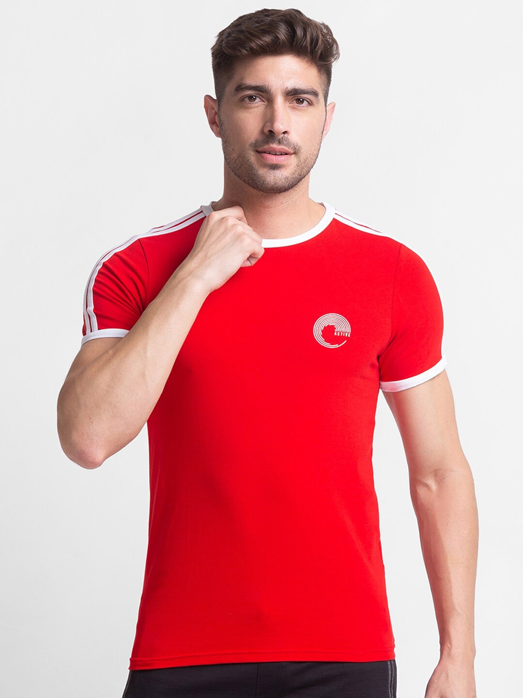 

Globus Men Red & vivid red Slim Fit T-shirt