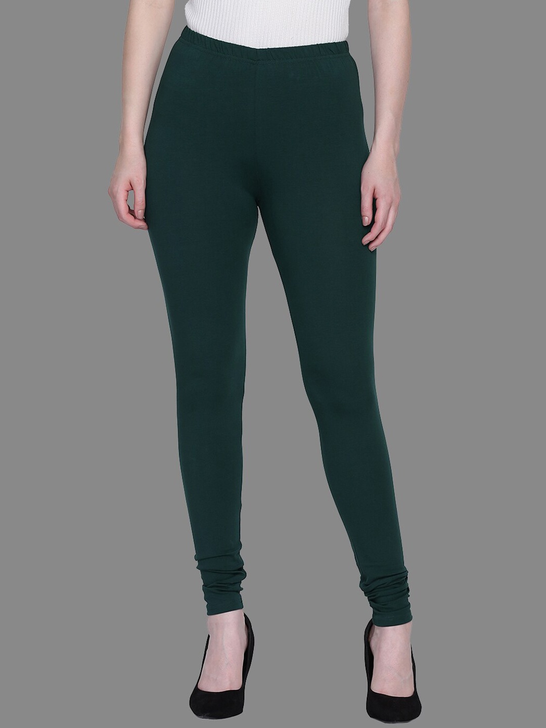 

SPIFFY Women Green Solid Churidar