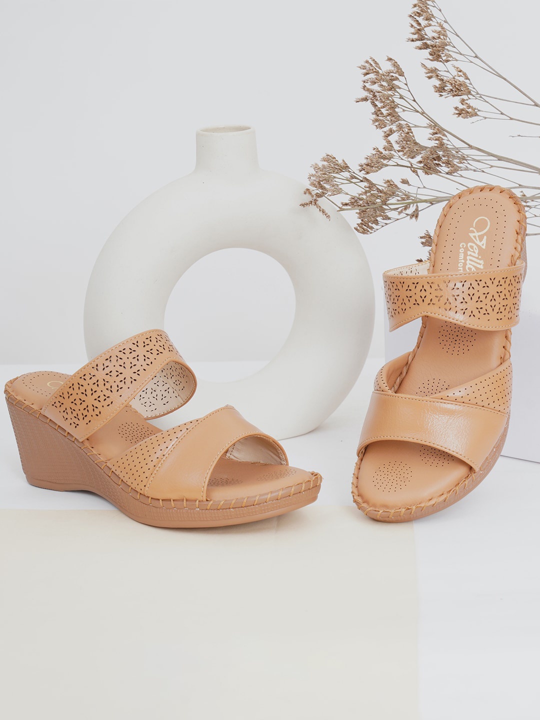 

VEILLE Beige PU Wedge Sandals with Laser Cuts