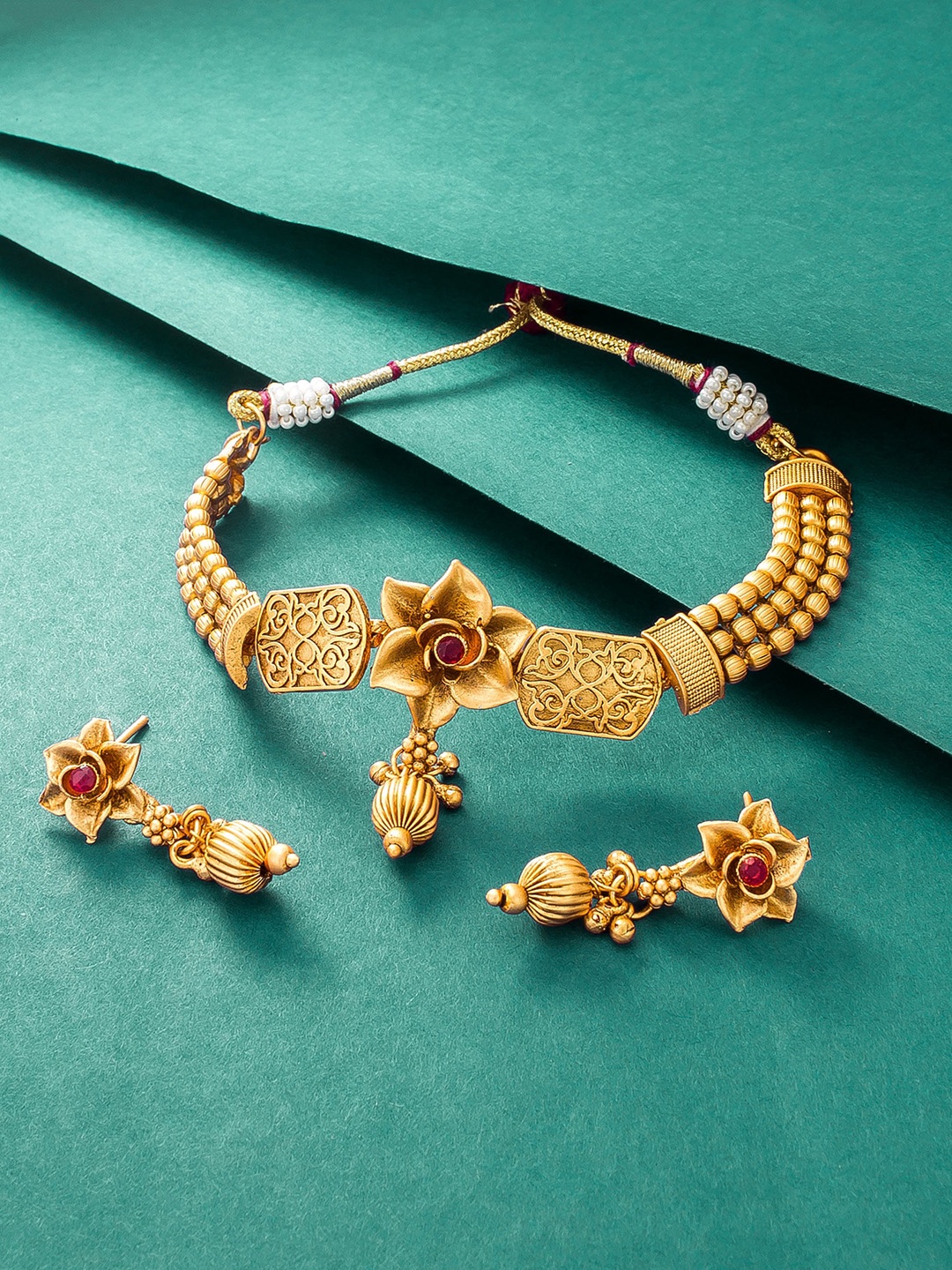 

aadita Women Gold Jewellery Set