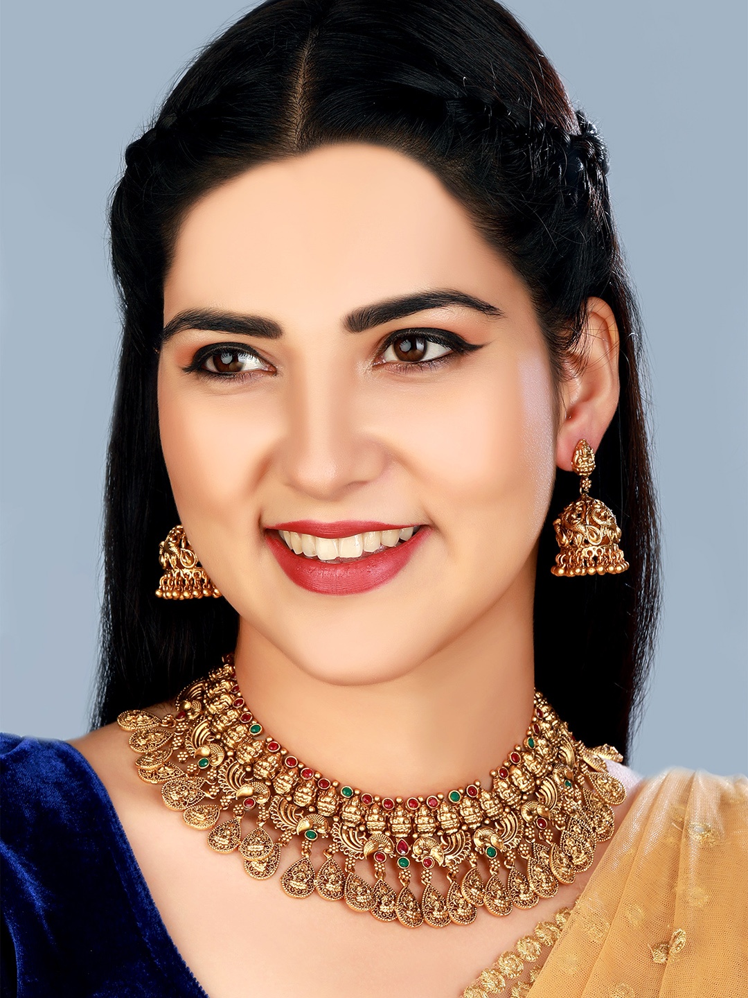 

aadita Gold-Plated Gold Stone Studded Choker Jewellery Set