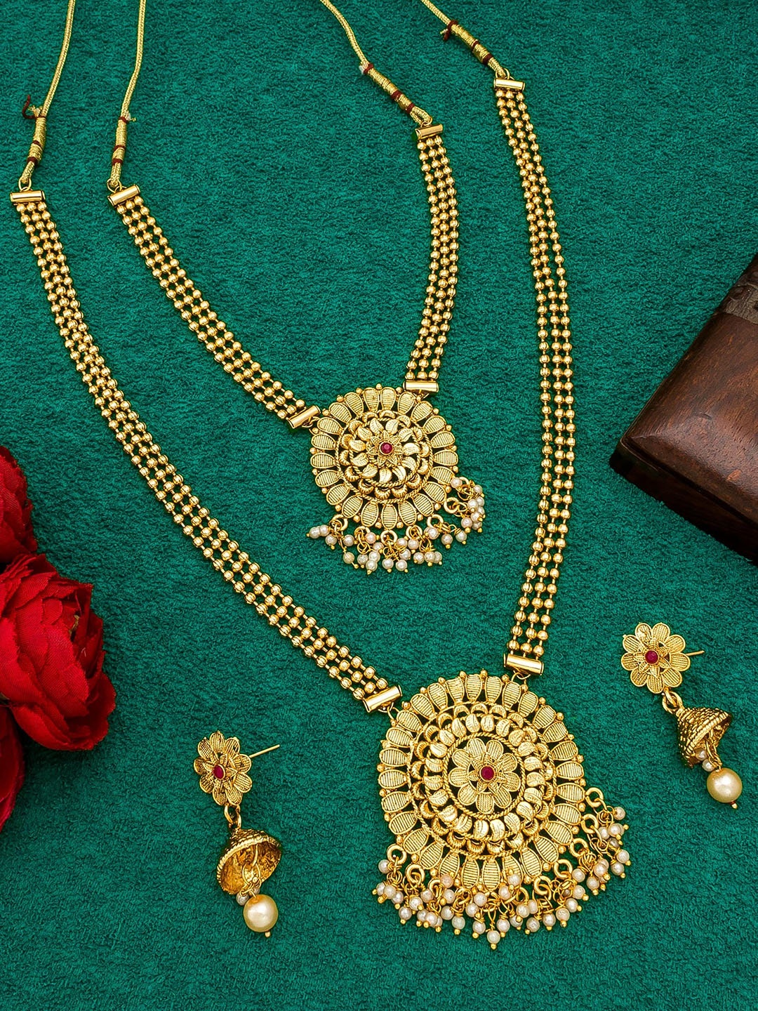 

aadita Gold-Plated Stone-Studded Jewellery Set