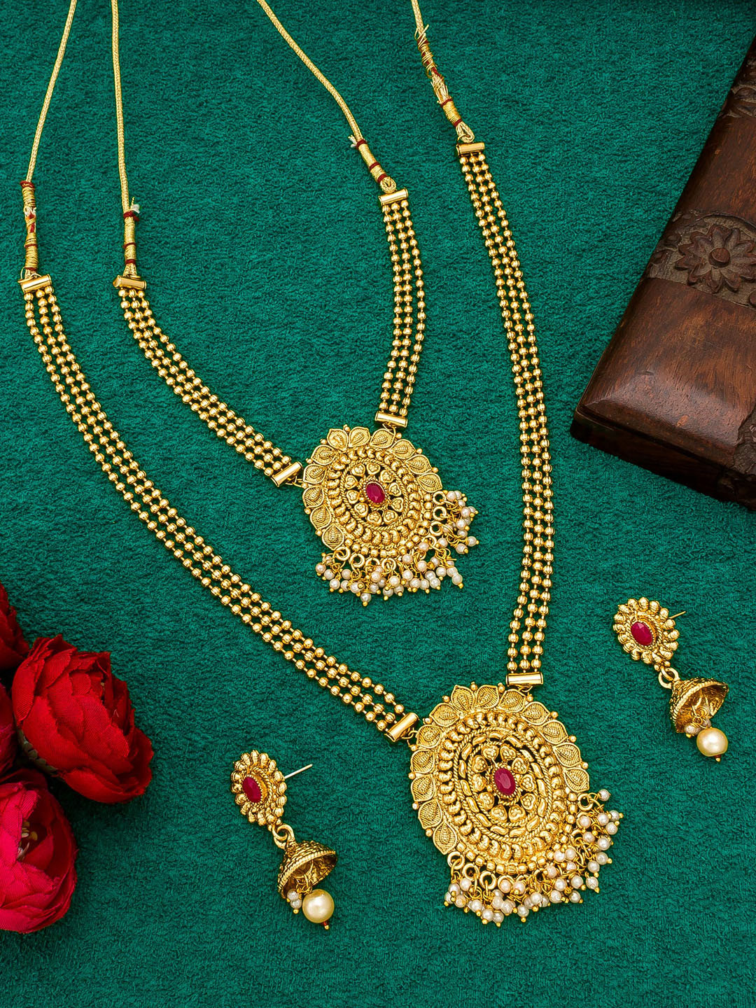 

aadita Gold-Plated Red Stone Studded Jewellery Set
