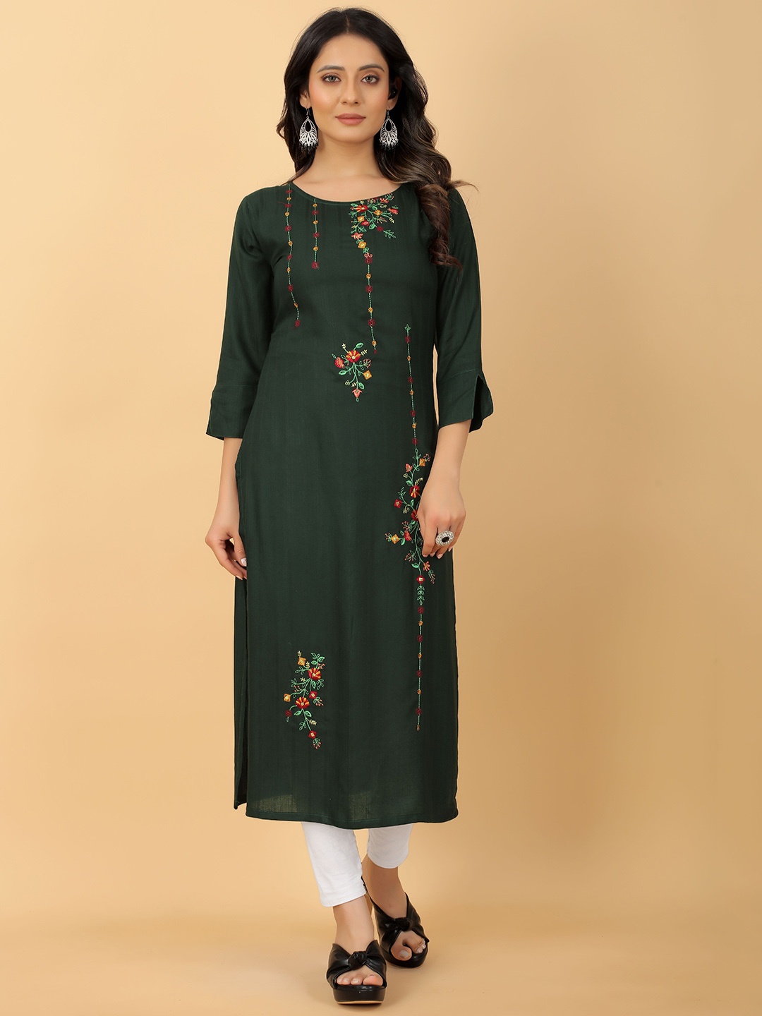 

POONAM DESIGNER Women Green & pine tree Floral Embroidered Thread Work Kurta