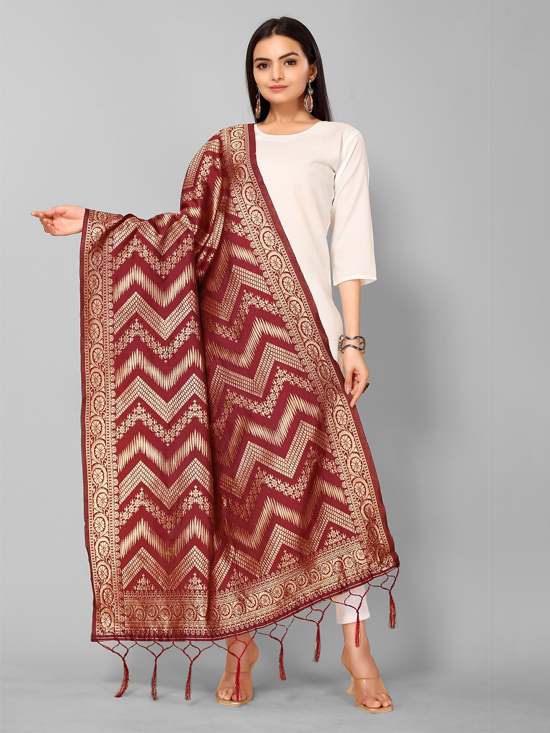 

KALINI Maroon & Gold-Toned Ethnic Motifs Woven Design Dupatta