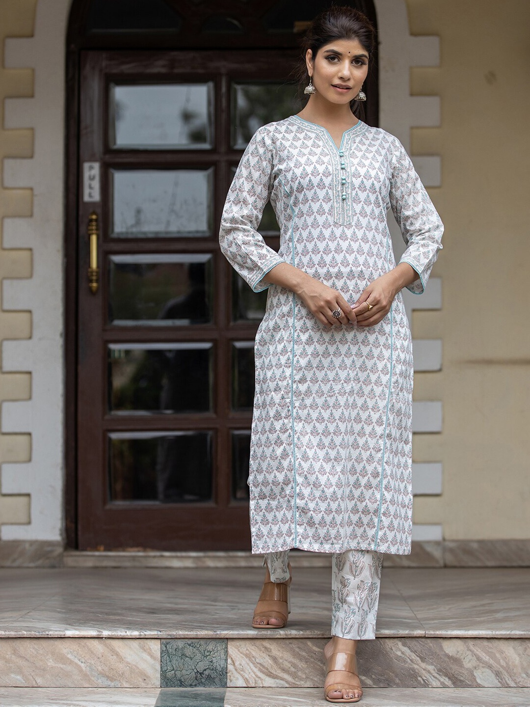 

KAAJH Women White Floral Embroidered Pure Cotton Kurta with Palazzos