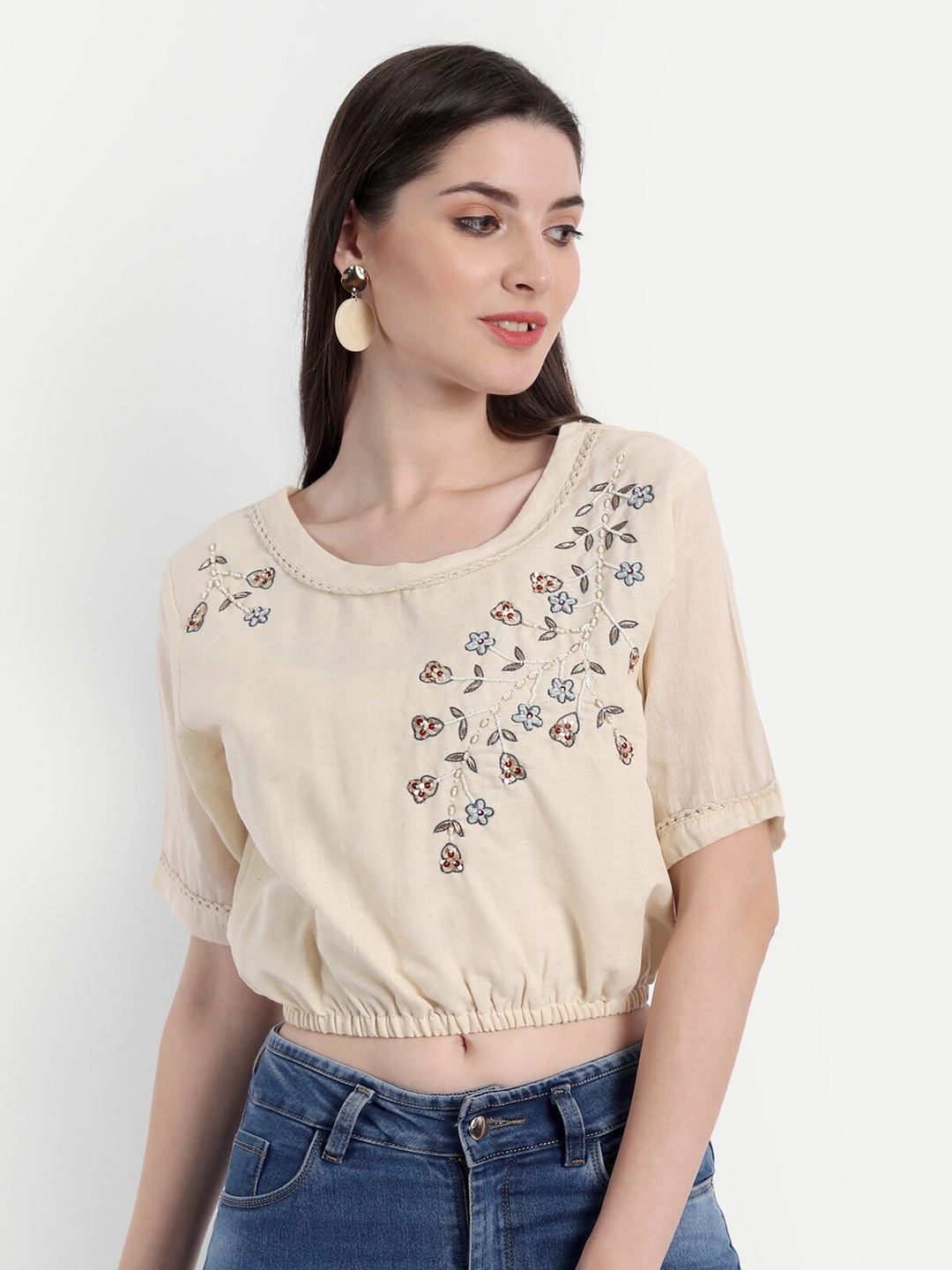 

Spiaty Beige Floral Embellished Extended Sleeves Blouson Crop Top