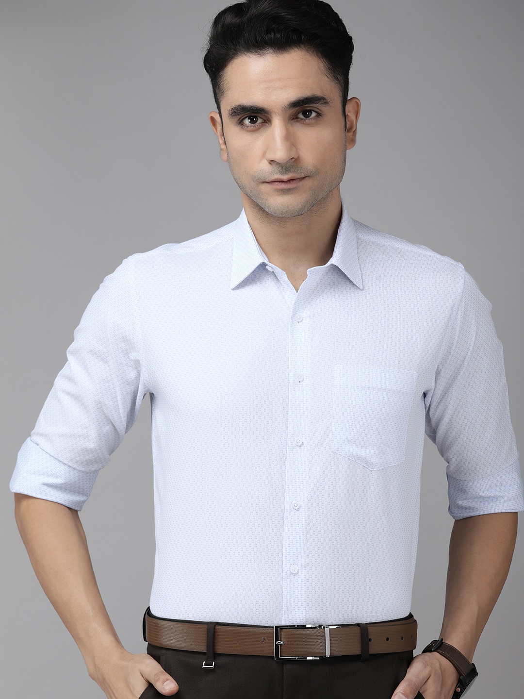 

Van Heusen Men Light Blue Slim Fit Geometric Printed Pure Cotton Formal Shirt