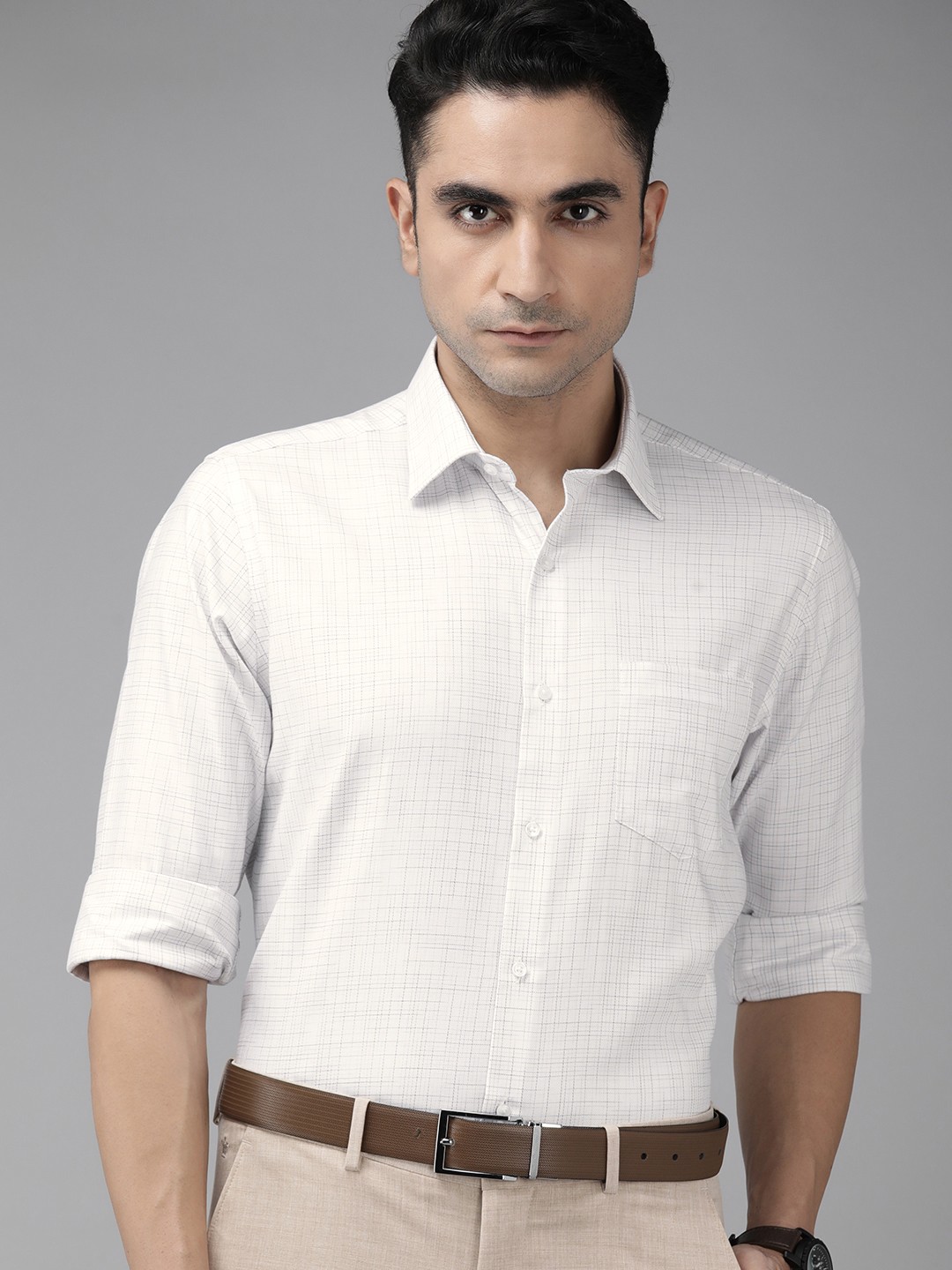 

Van Heusen Men White Checked Custom Fit Pure Cotton Formal Shirt
