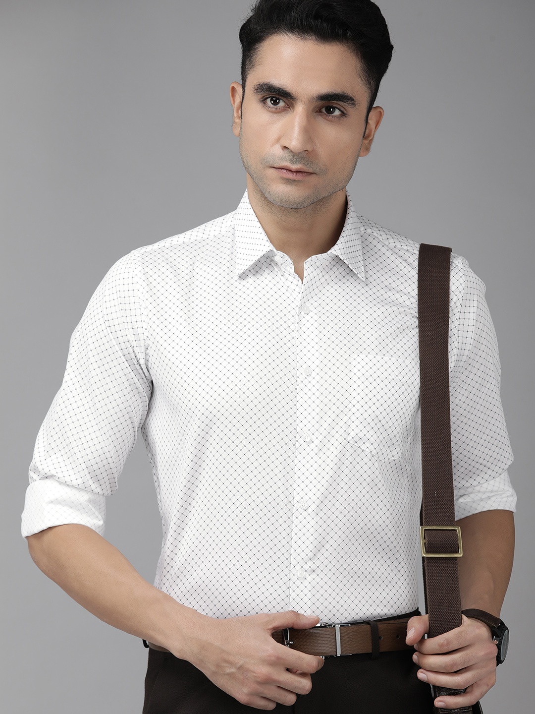 

Van Heusen Men White And Grey Slim Fit Geometric Printed Pure Cotton Formal Shirt