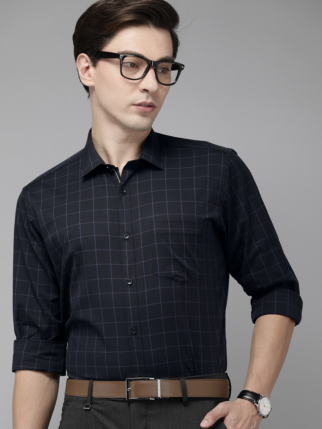 

Van Heusen Men Black Custom Fit Windowpane Checked Pure Cotton Casual Shirt