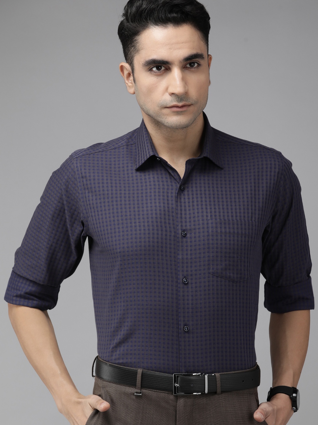

Van Heusen Men Navy Blue Custom Fit Checked Pure Cotton Formal Shirt