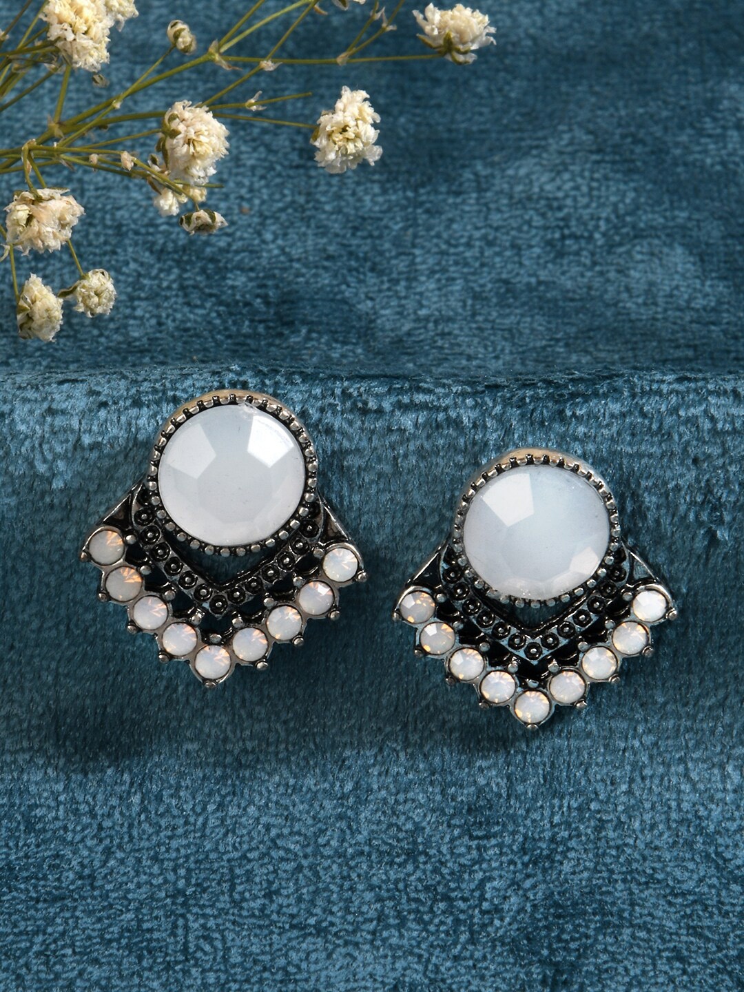 

Accessorize London Women Crystal Tribal Stud Earring, Transparent