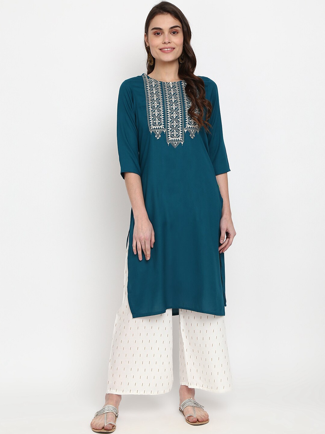 

V-Mart Women Green Yoke Design Thread Work Kurta