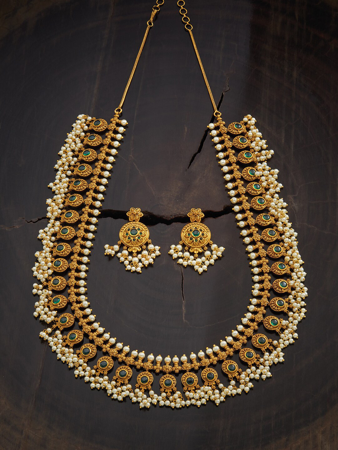 

Kushal's Fashion Jewellery Green & Gold-Plated Jewelry Set