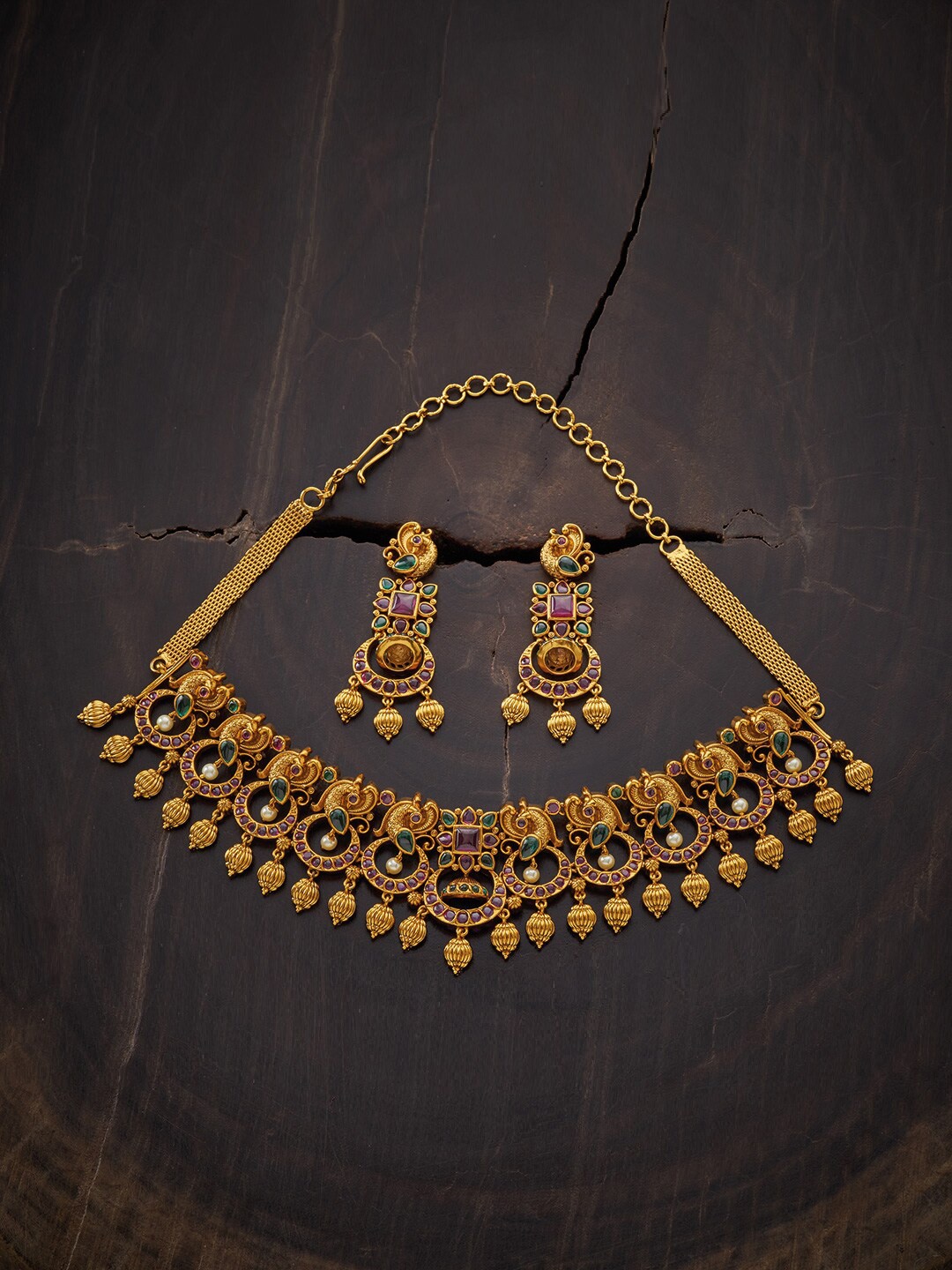 

Kushal's Fashion Jewellery Women Red Gold-Plated Antique Choker Jewellery Set