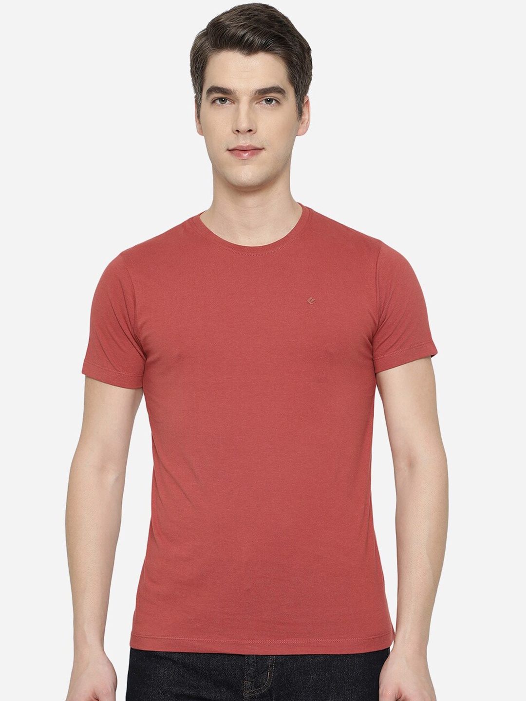 

Greenfibre Men Solid Slim Fit T-shirt, Red