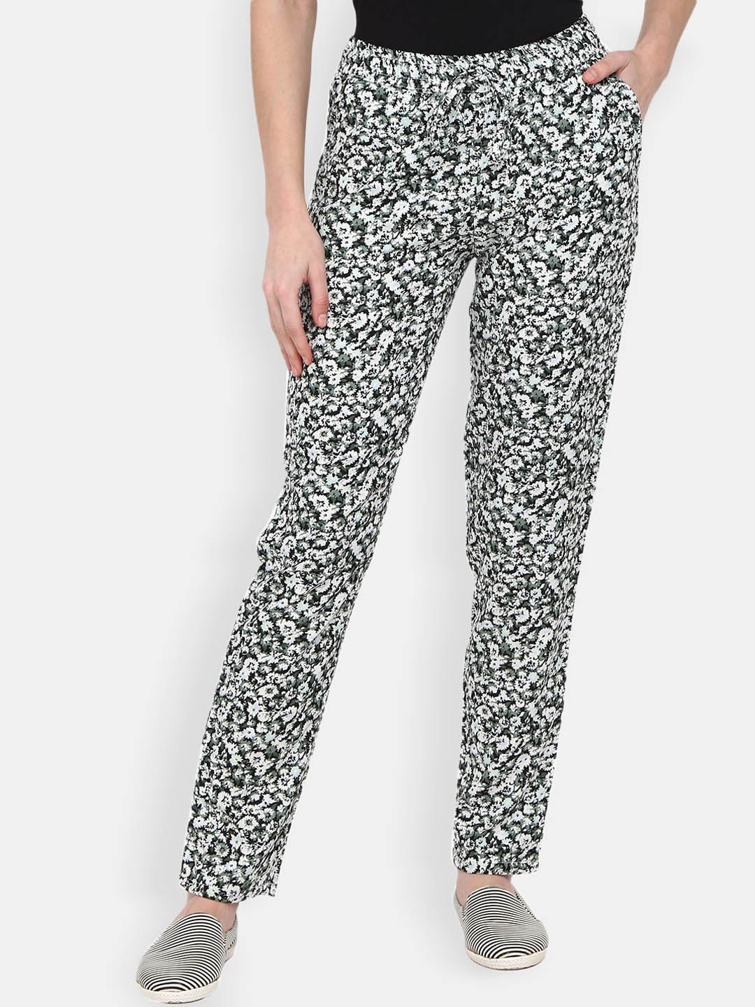 

V-Mart Women Black Floral Printed Track Pants