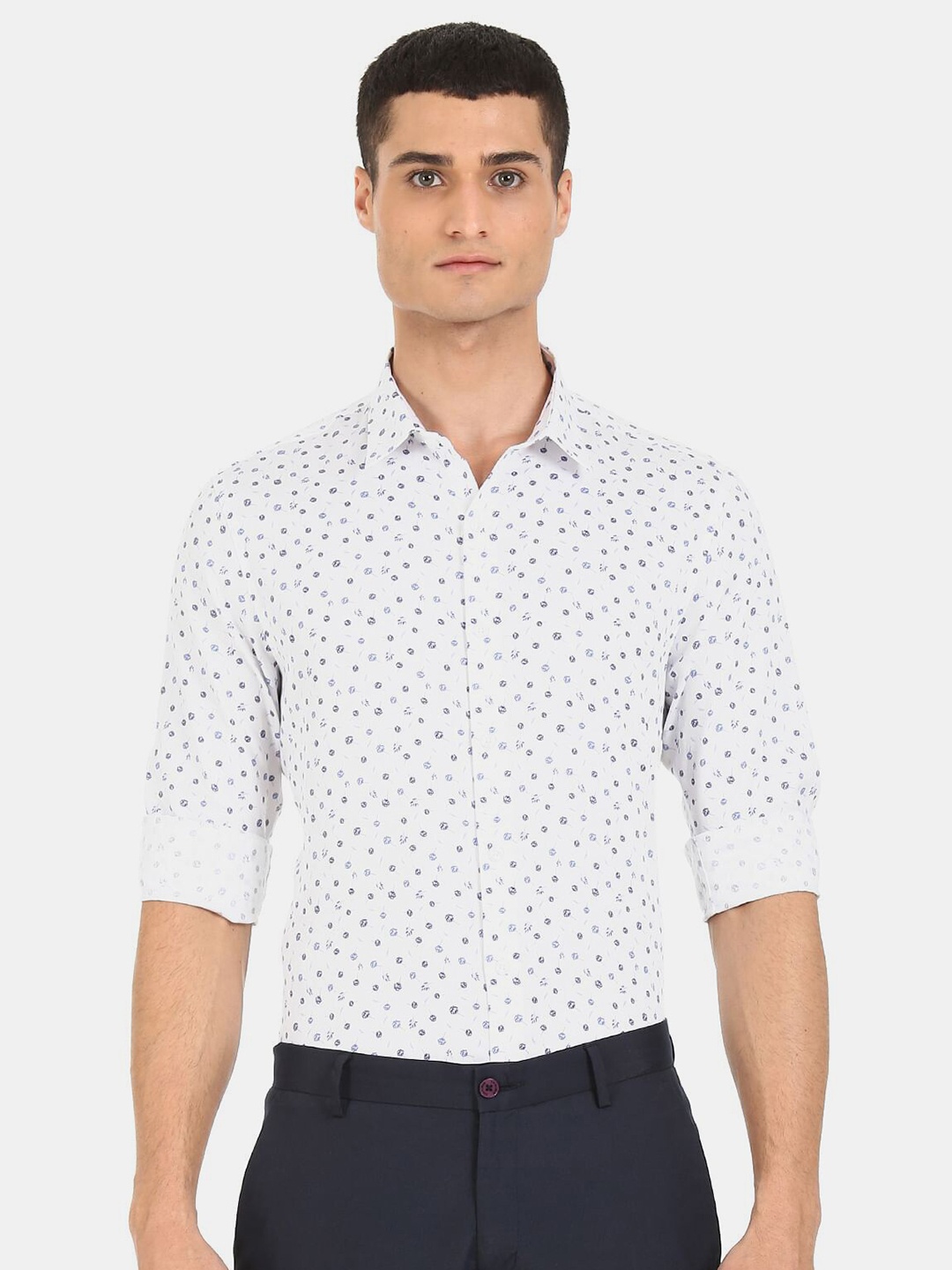 

Excalibur Men White Slim Fit Printed Casual Shirt