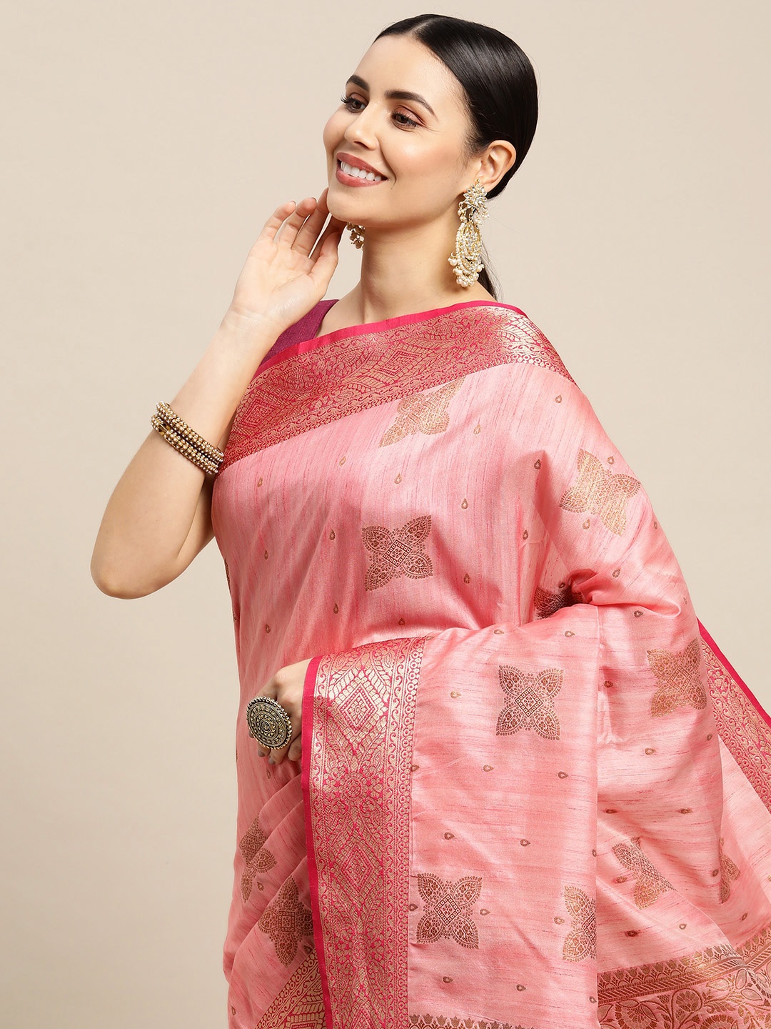 

elora Peach-Coloured & Golden Ethnic Motifs Silk Blend Banarasi Saree