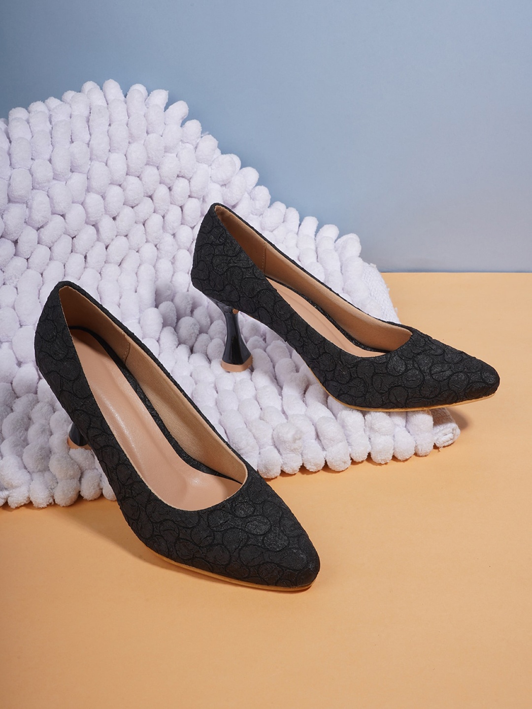 

Walkfree Black Textured Block Pumps