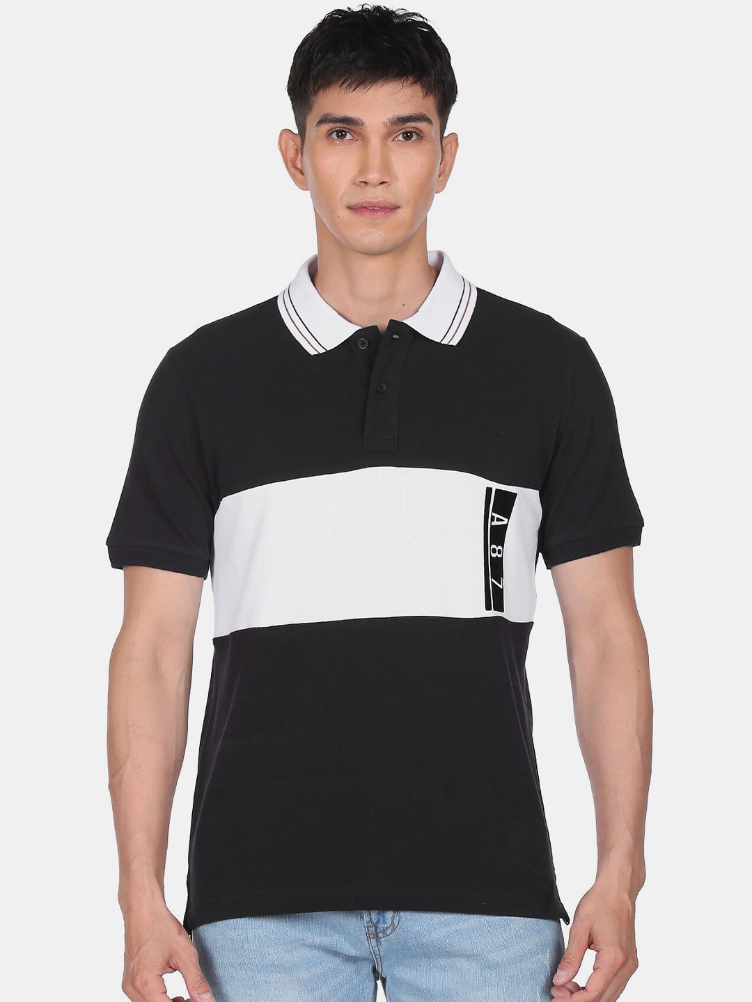 

Aeropostale Men Black Polo Collar Applique T-shirt
