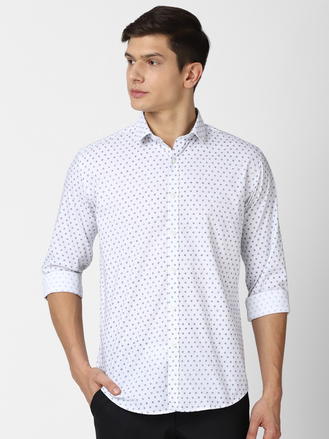 

V Dot Men White Slim Fit Printed Casual Shirt