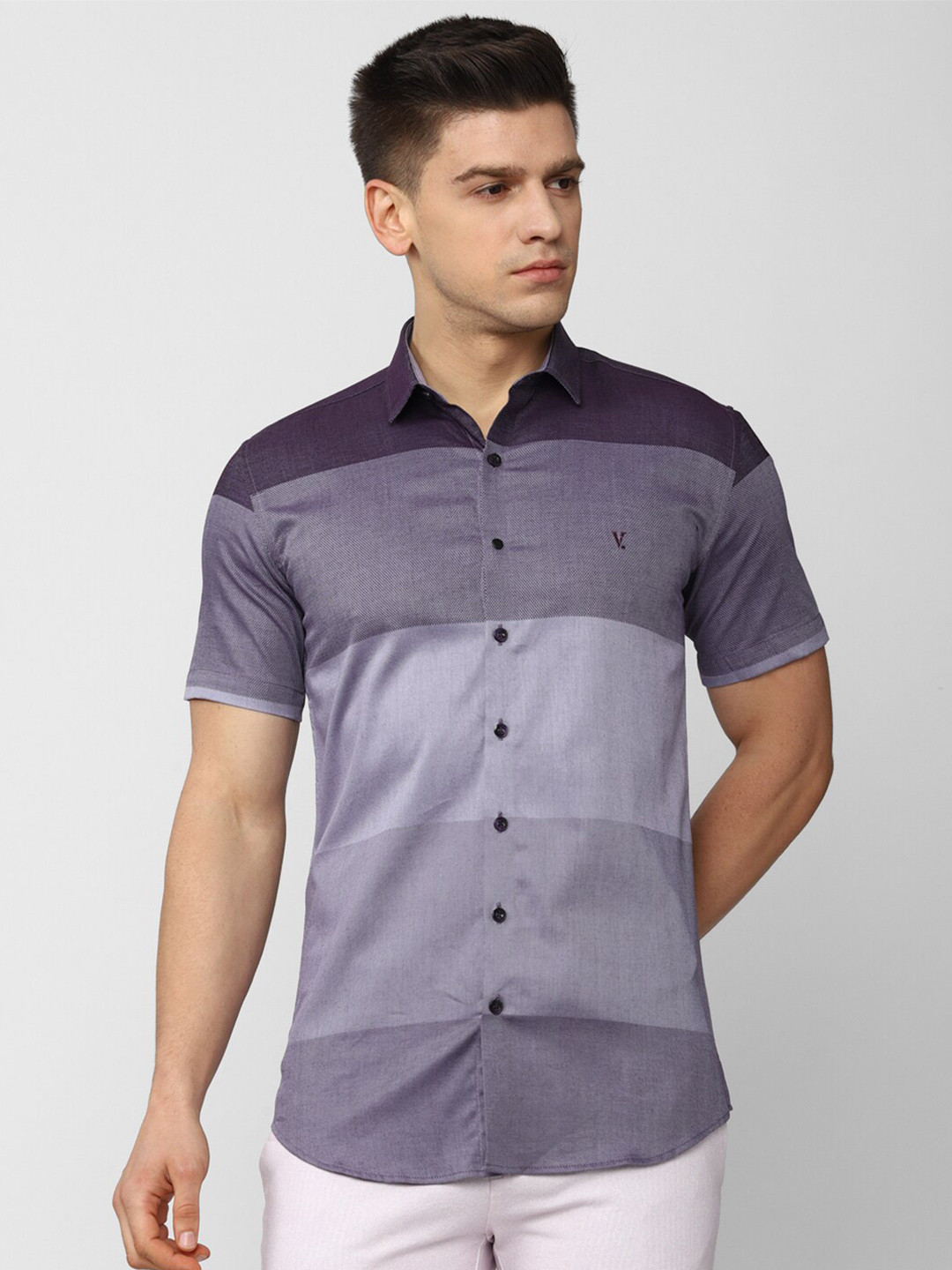 

V Dot Men Blue Slim Fit Horizontal Stripes Casual Shirt