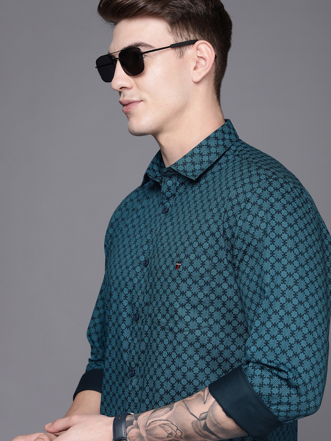 

Louis Philippe Sport Men Blue Super Slim Fit Printed Pure Cotton Casual Shirt