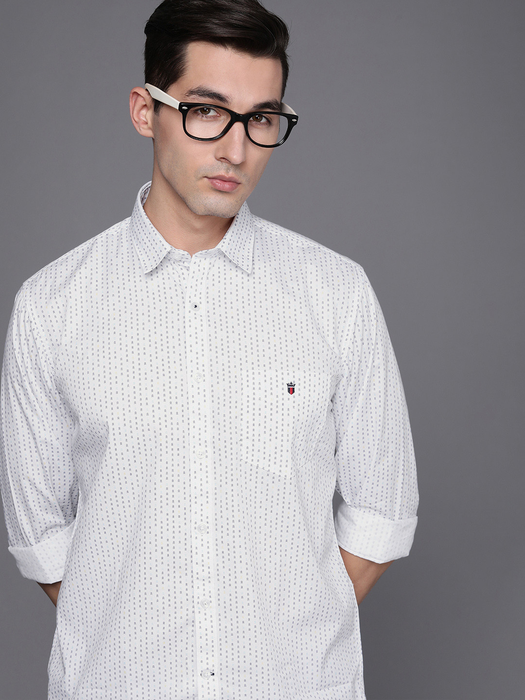 

Louis Philippe Sport Men White And Navy Blue Slim Fit Printed Pure Cotton Casual Shirt