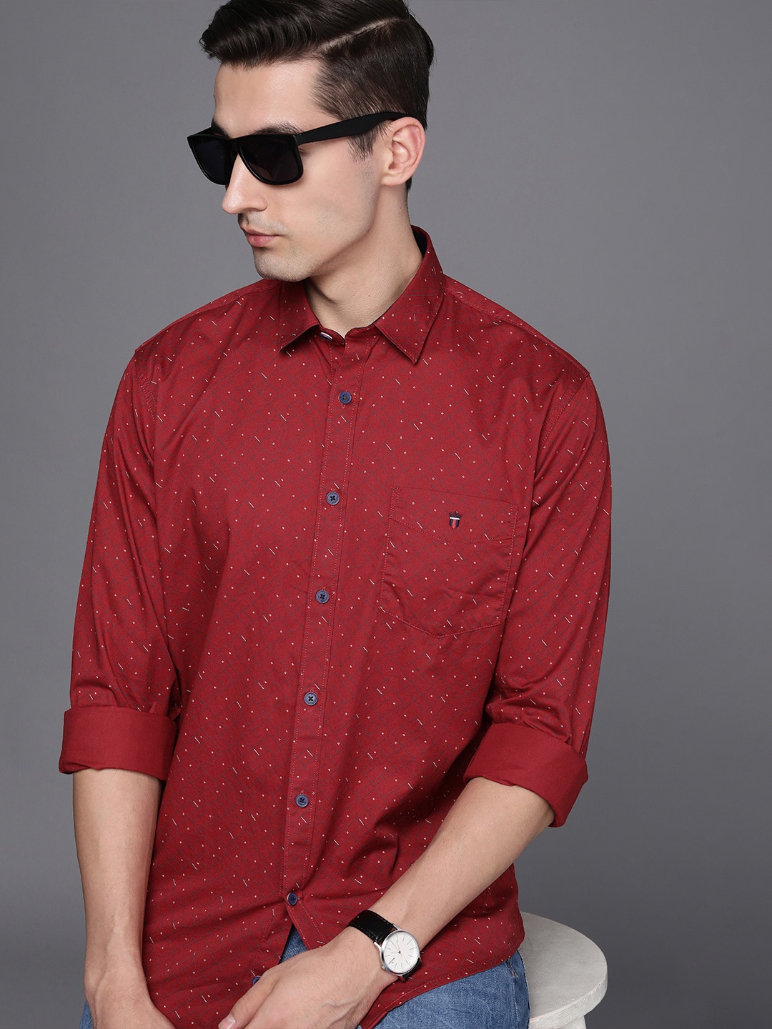 

Louis Philippe Sport Men Red Slim Fit Geometric Printed Pure Cotton Casual Shirt