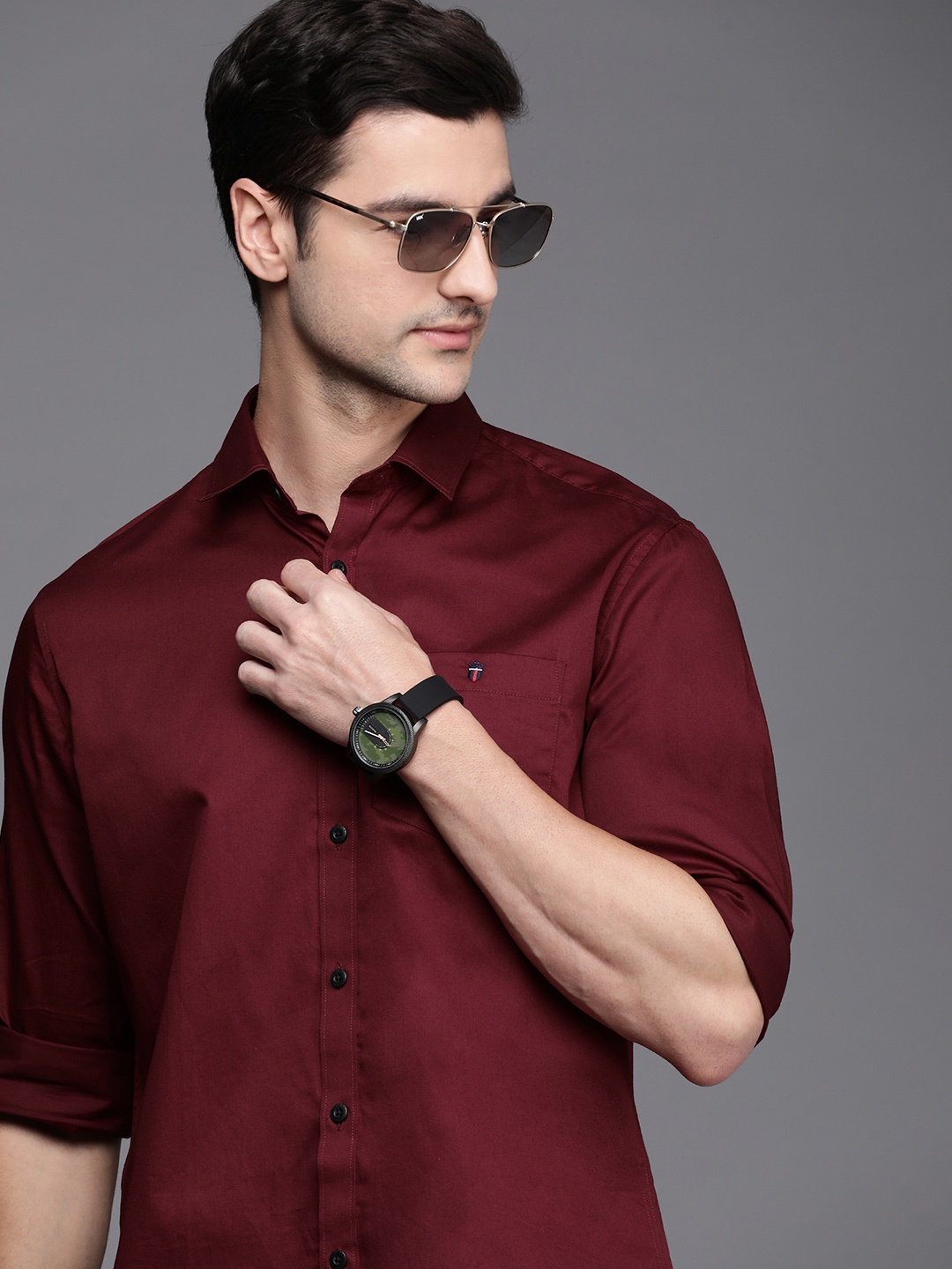 

Louis Philippe Jeans Men Maroon Solid Slim Fit Pure Cotton Casual Shirt