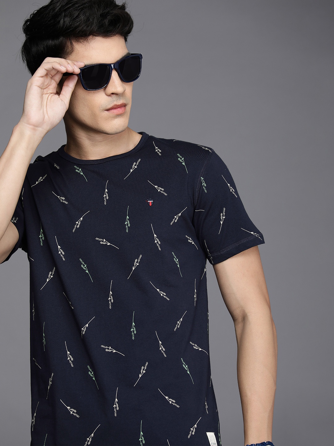 

Louis Philippe Jeans Men Navy Blue & Green Printed Pure Cotton Slim Fit T-shirt