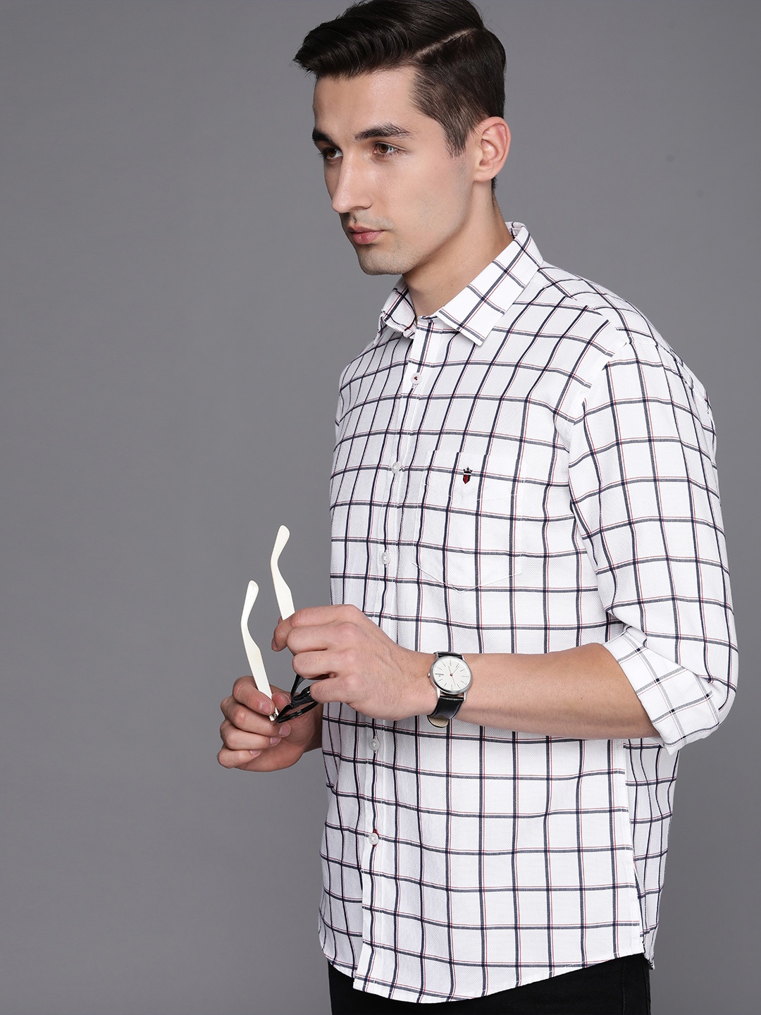 

Louis Philippe Sport Men White & Navy Blue Slim Fit Checked Pure Cotton Casual Shirt