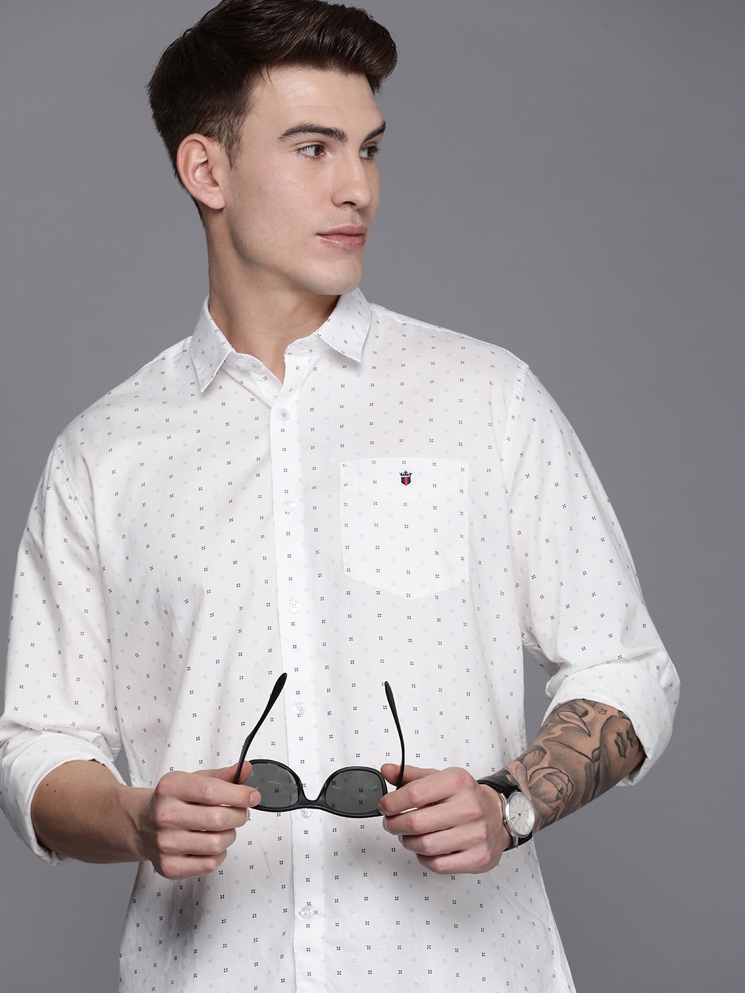 

Louis Philippe Sport Men White & Blue Slim Fit Printed Pure Cotton Casual Shirt