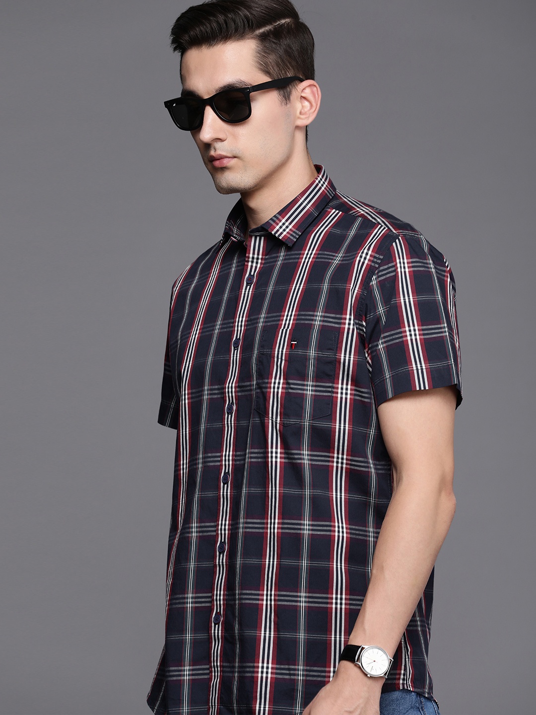 

Louis Philippe Sport Men Navy Blue And Maroon Slim Fit Checked Pure Cotton Casual Shirt
