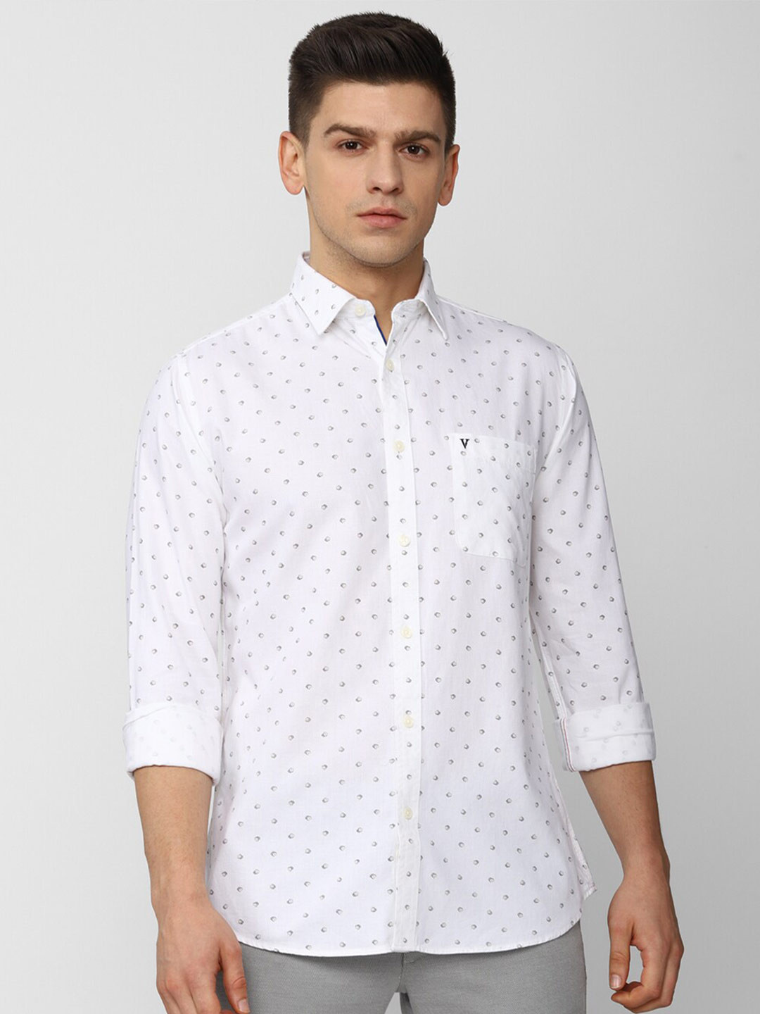 

Van Heusen Sport Men White Slim Fit Printed Casual Shirt