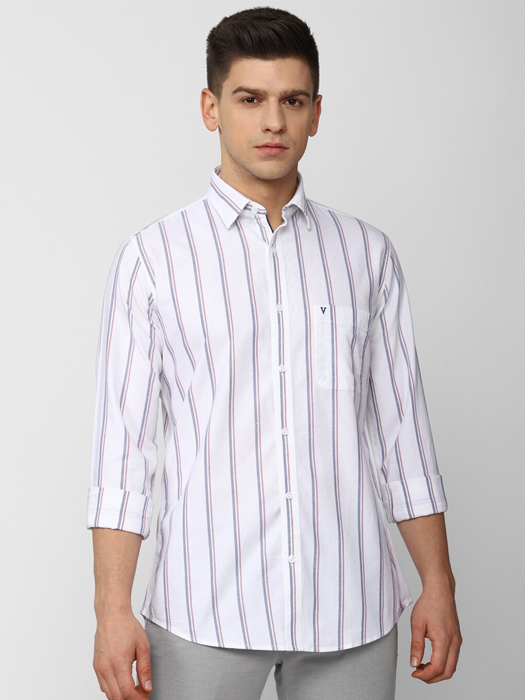 

Van Heusen Sport Men White Slim Fit Striped Casual Shirt