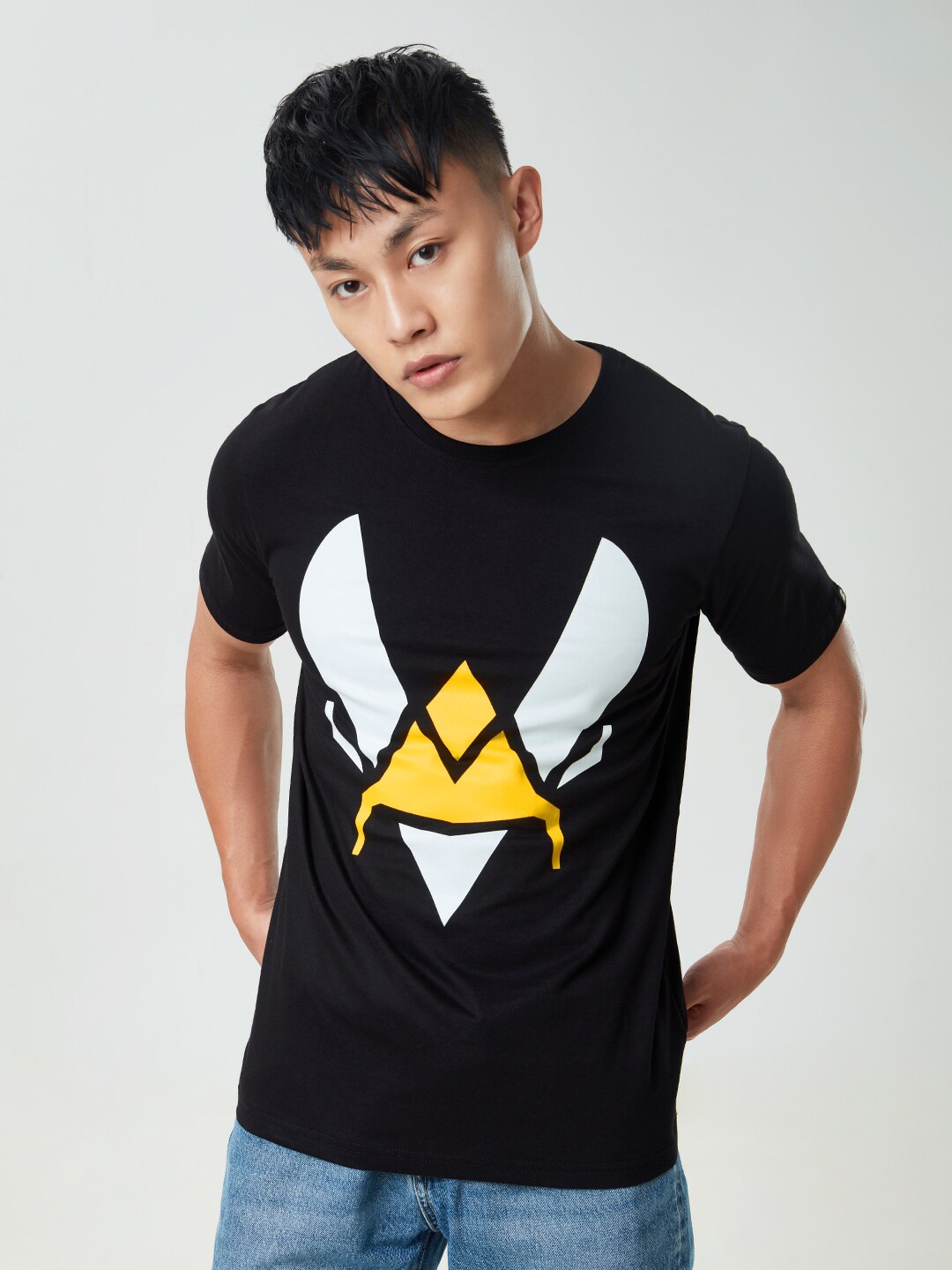 

The Souled Store Men Black Printed Raw Edge T-shirt