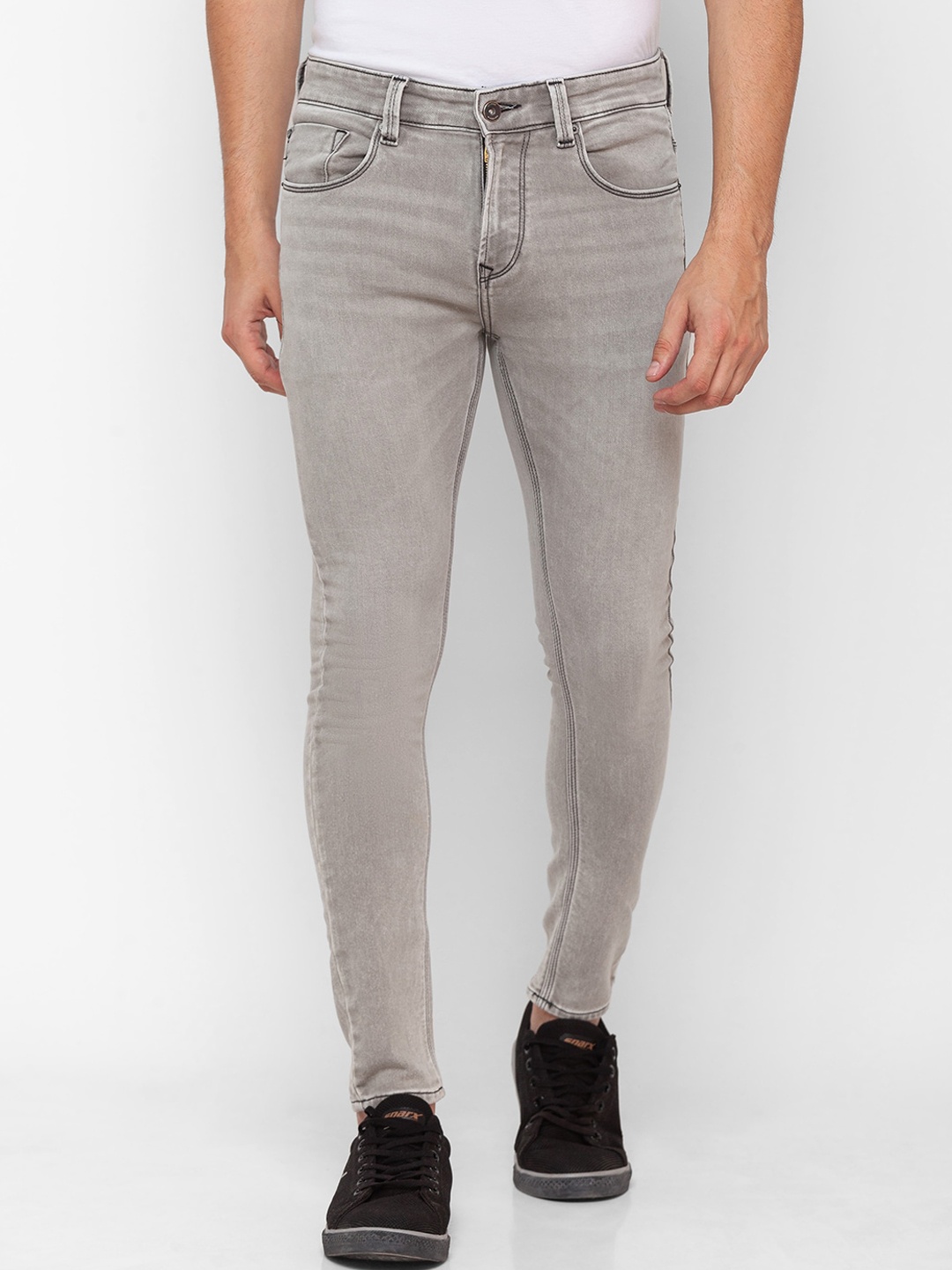 

SPYKAR Men Grey Kano Slim Fit Low Distress Jeans