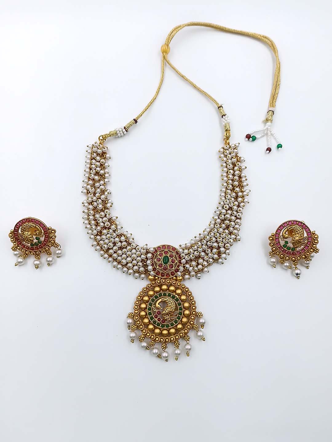 

StileAdda Gold-Plated White Pearl Beaded Jewellery Set