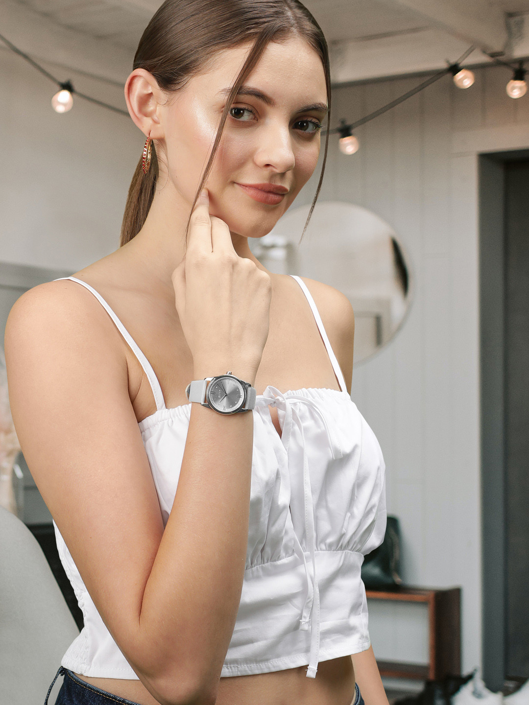 

ESPRIT Women Silver-Toned Dial & Grey Leather Straps Callie Analogue Watch ES1L217L1015